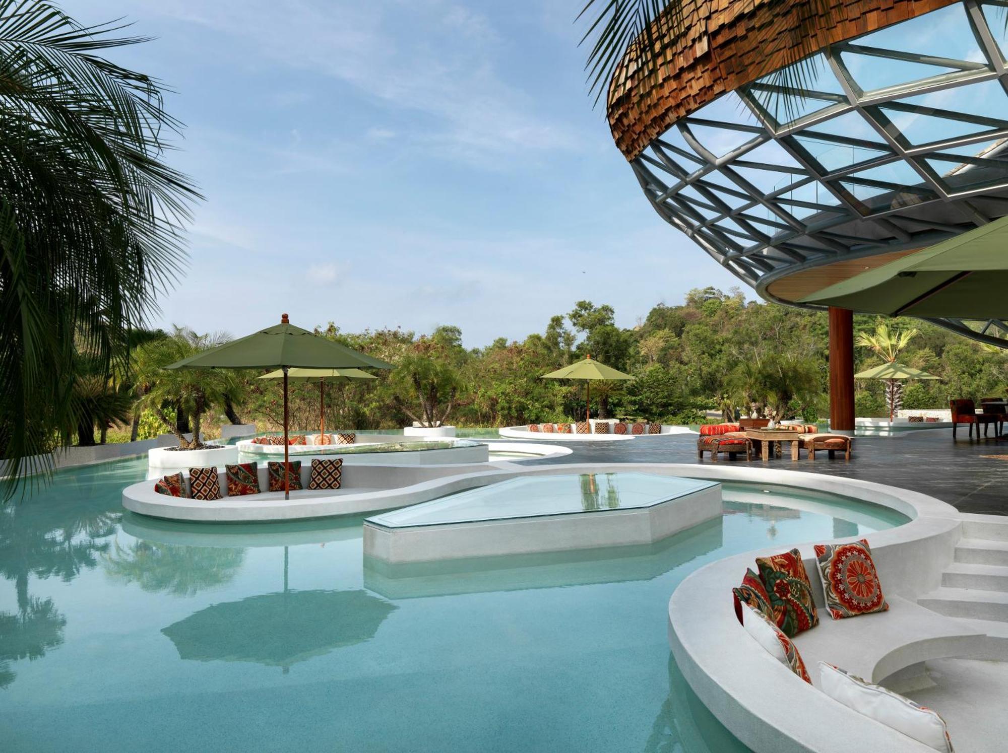 Wyndham Grand Nai Harn Beach Phuket Bagian luar foto