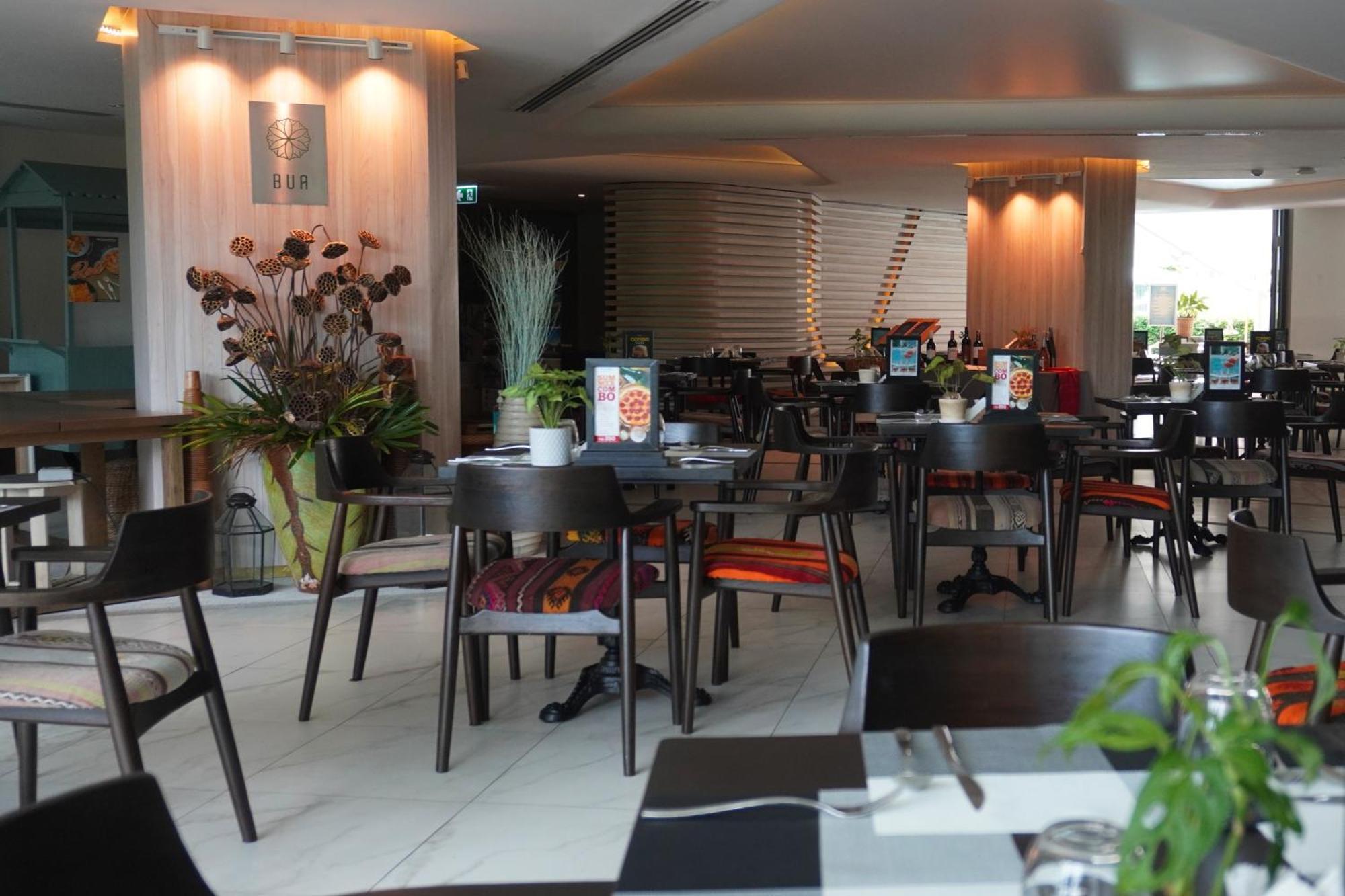 Wyndham Grand Nai Harn Beach Phuket Bagian luar foto